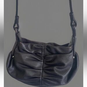 Banana Republic Women’s Pleated, Leather Hobo Boho Hippie Bag Very Clean